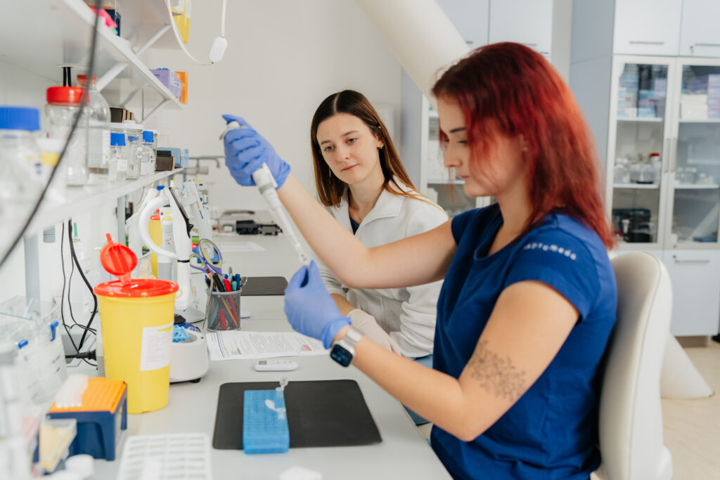 Preimplantační genetické testování embryí (PGT) v genetické laboratoři Repromeda